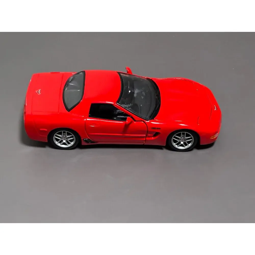 Maisto 1:24 Scale Diecast 1997 Red Chevrolet Corvette ZR-1